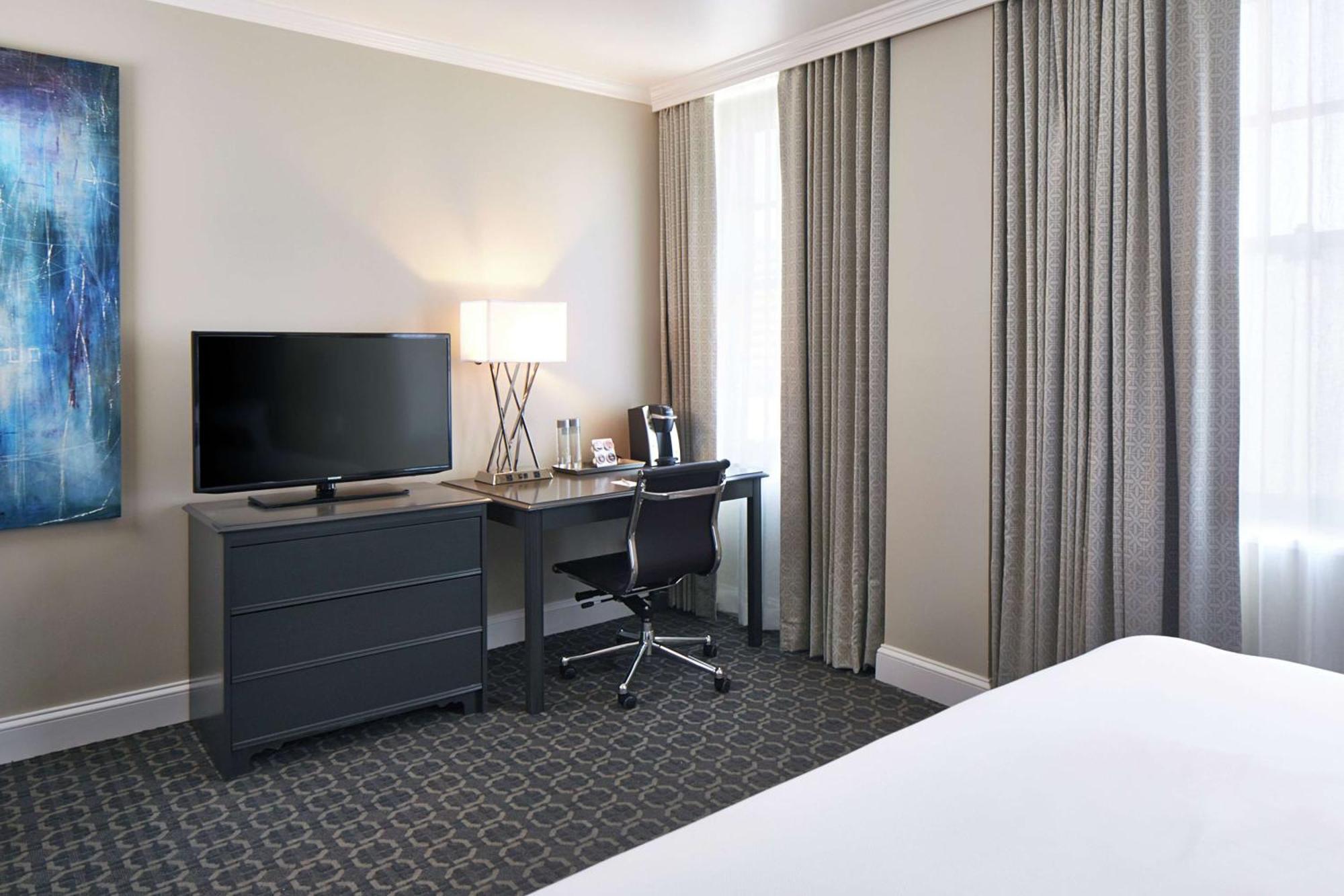 Redmont Hotel Birmingham - Curio Collection By Hilton Exterior photo